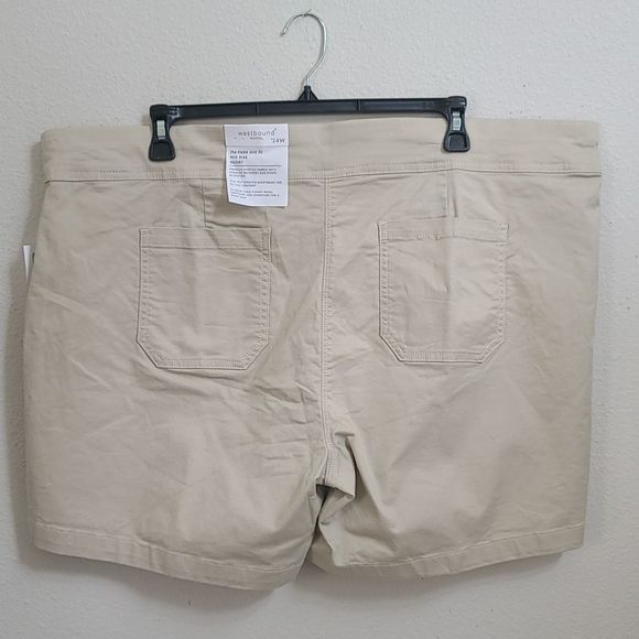 PLUS SIZE SHORTS. WOMAN'S WESTBOUND WOMAN'S SHORTS. - Picture 6 of 12